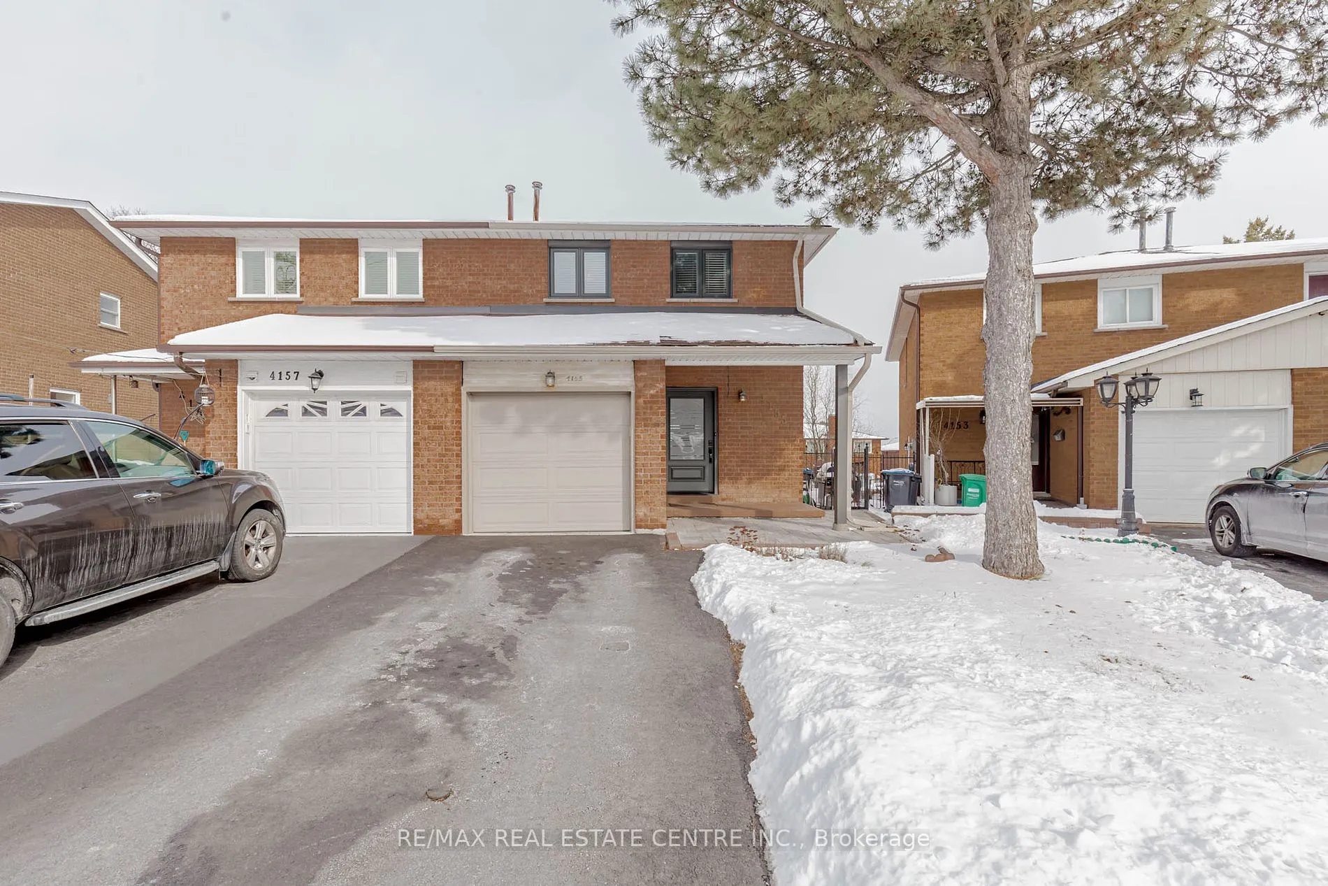 4155 Dursley Cres