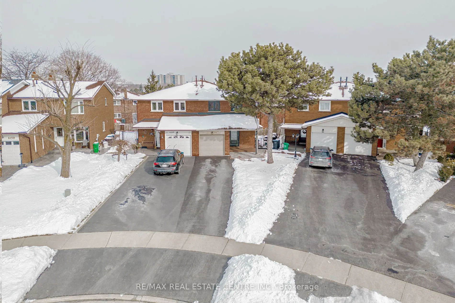 4155 Dursley Cres