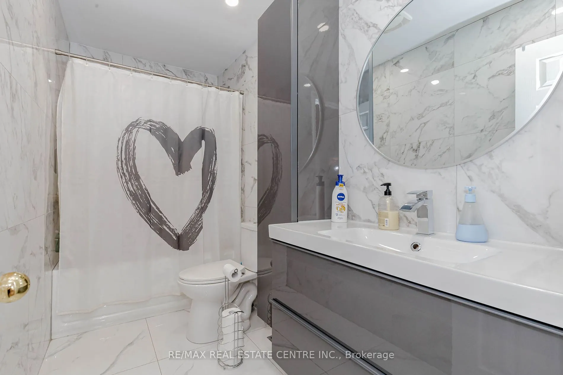 4155 Dursley Cres