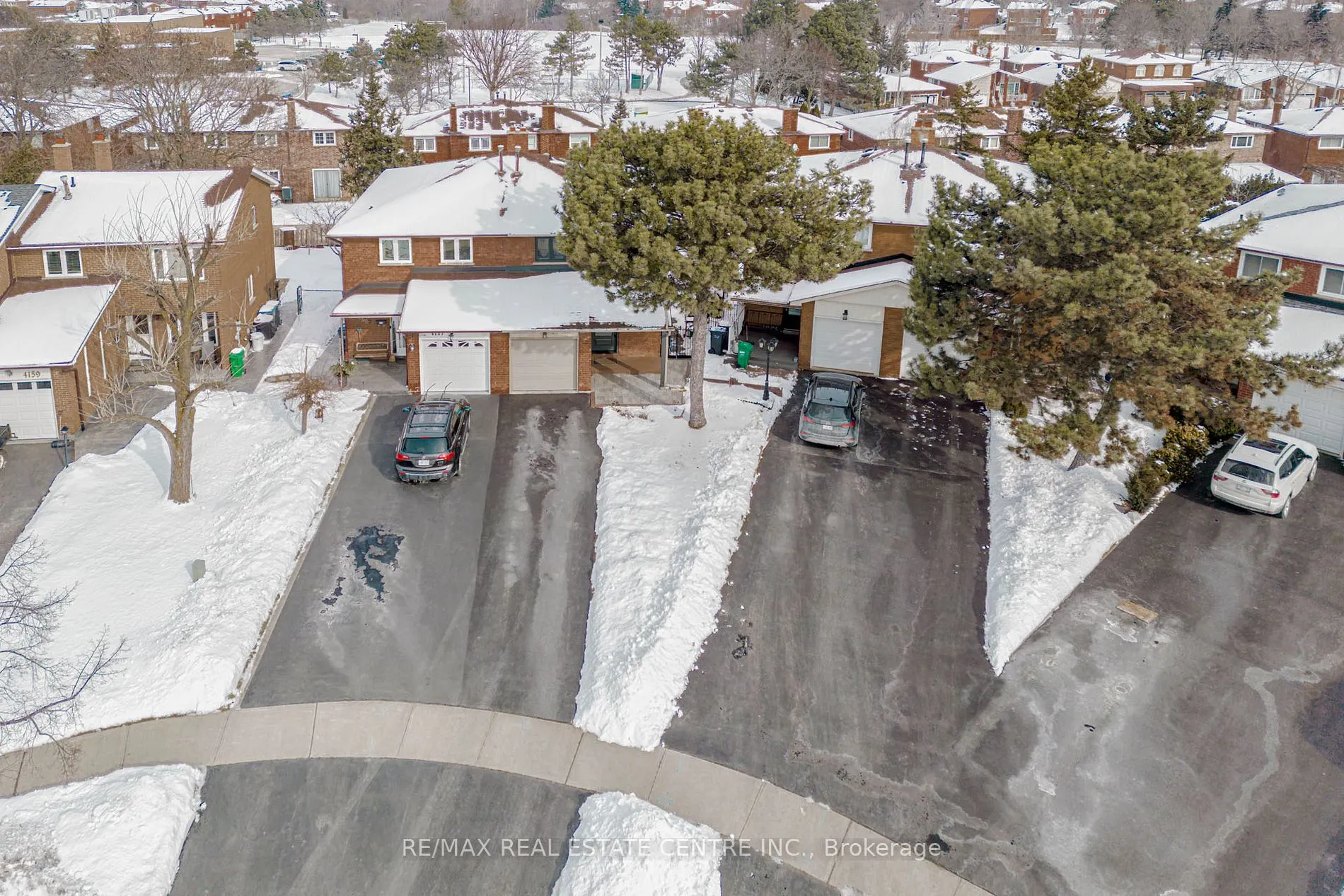 4155 Dursley Cres