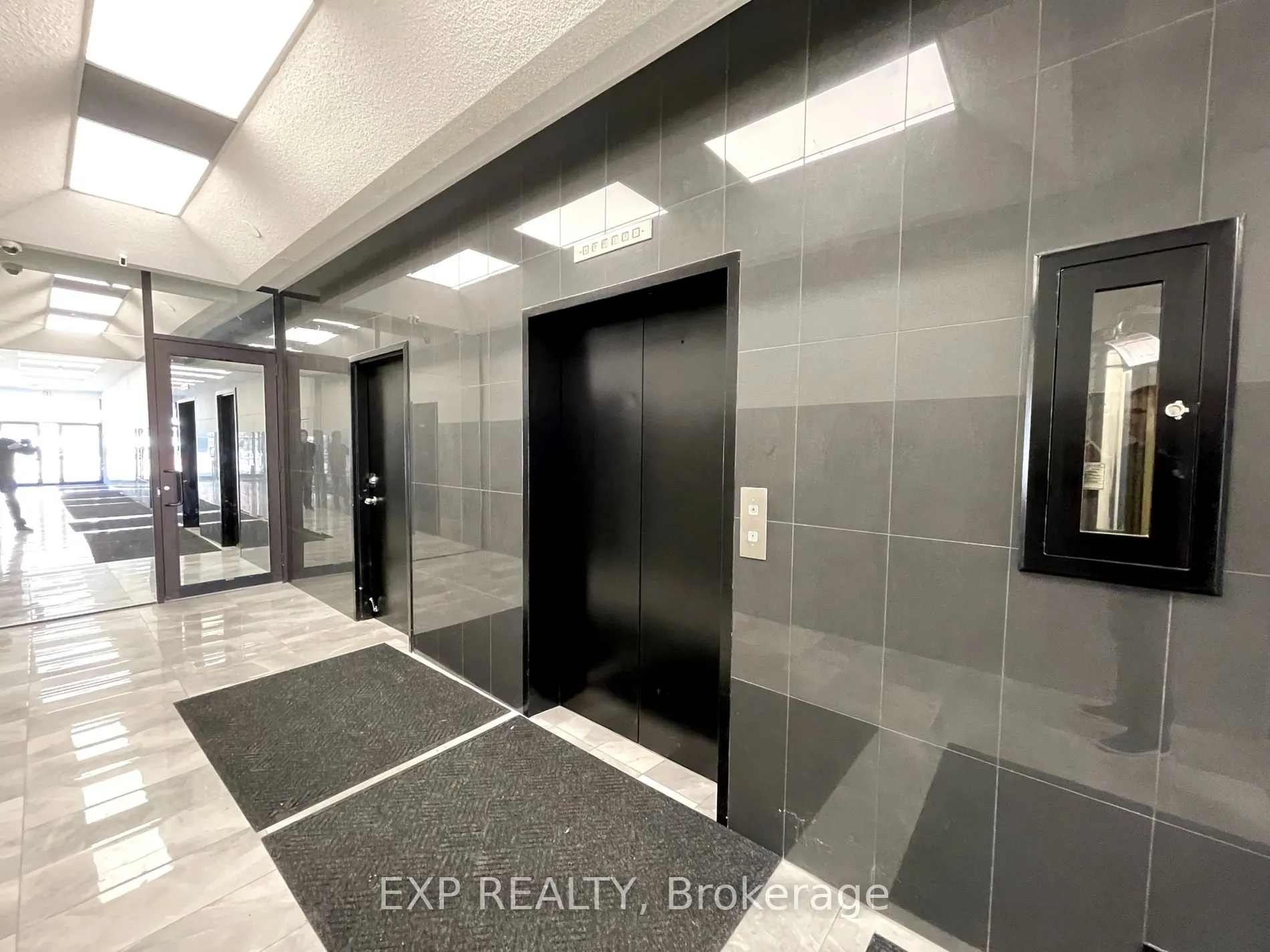 230 Lakeshore Road E, #205-5A