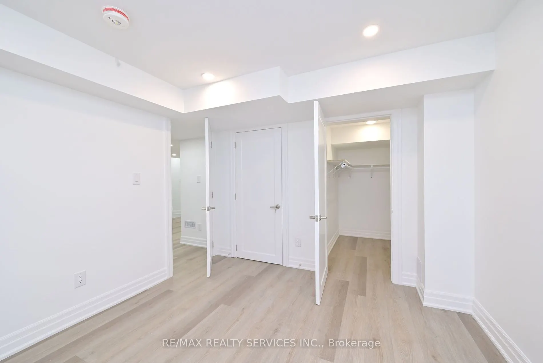 99 Burnt Elm Dr, #Basement