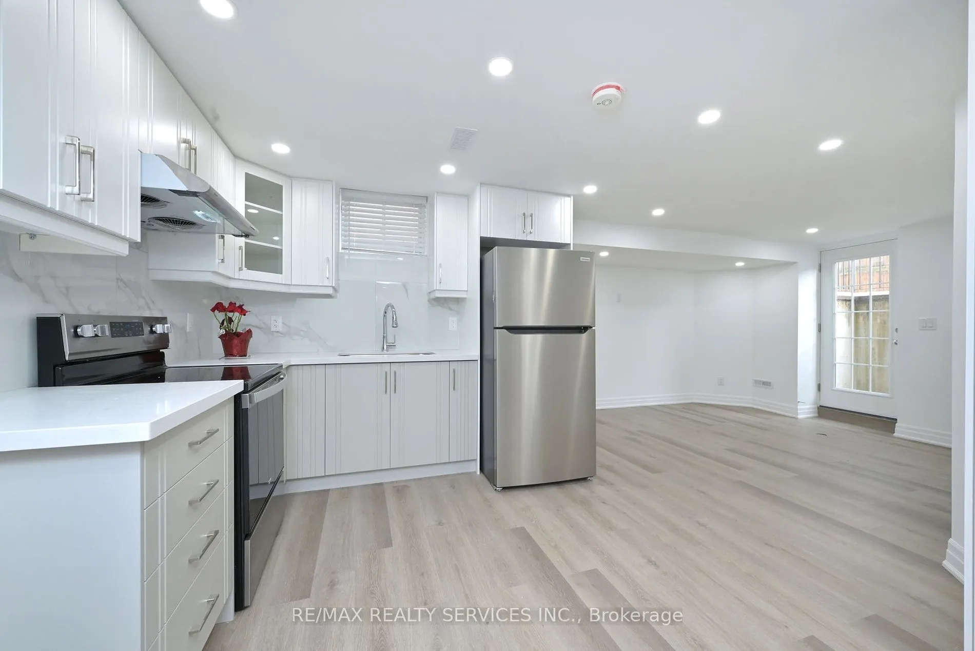 99 Burnt Elm Dr, #Basement
