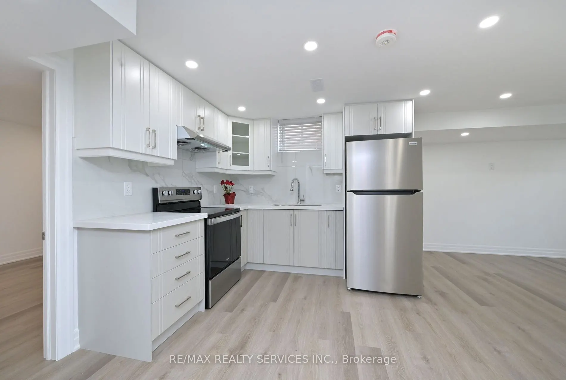 99 Burnt Elm Dr, #Basement