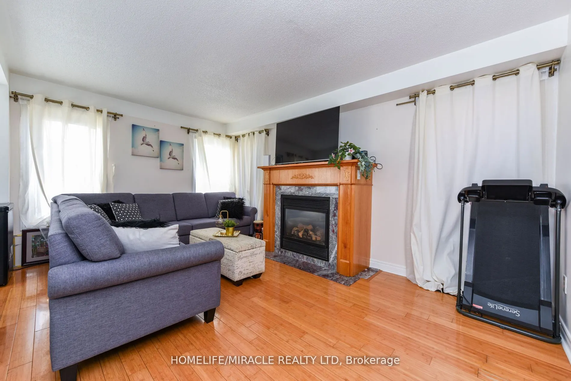 322 Ellwood Dr W