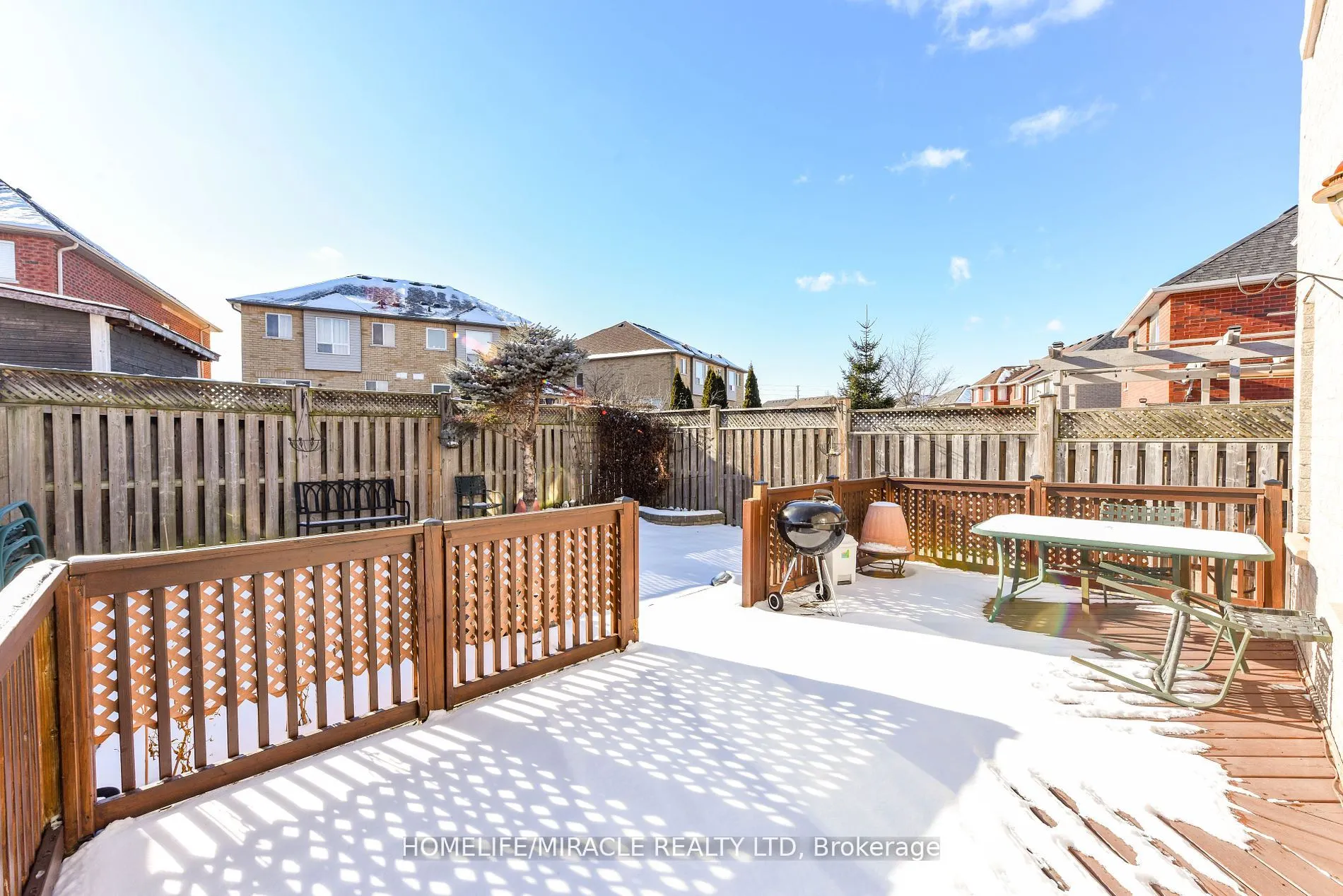 322 Ellwood Dr W