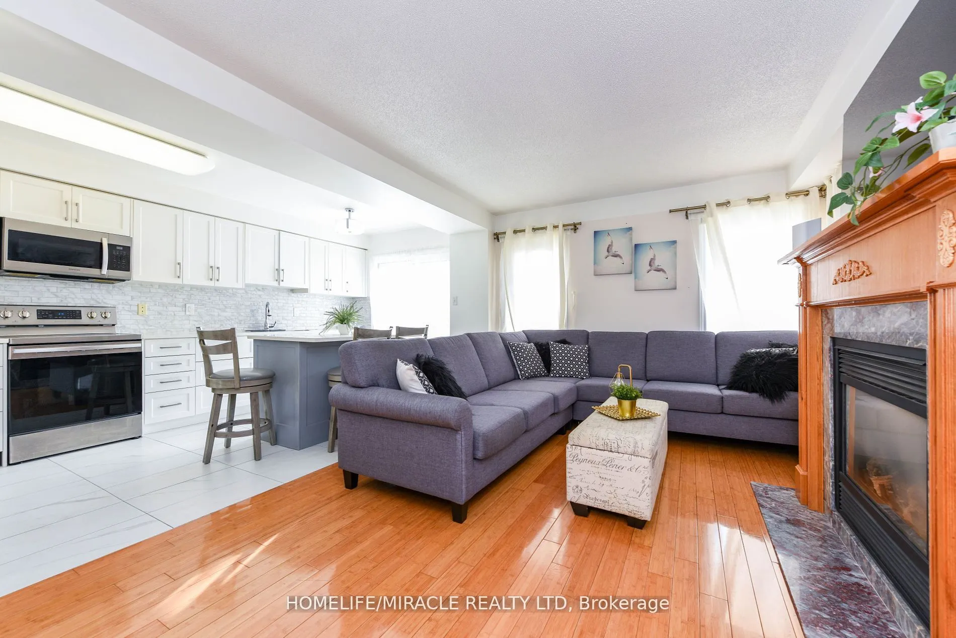 322 Ellwood Dr W