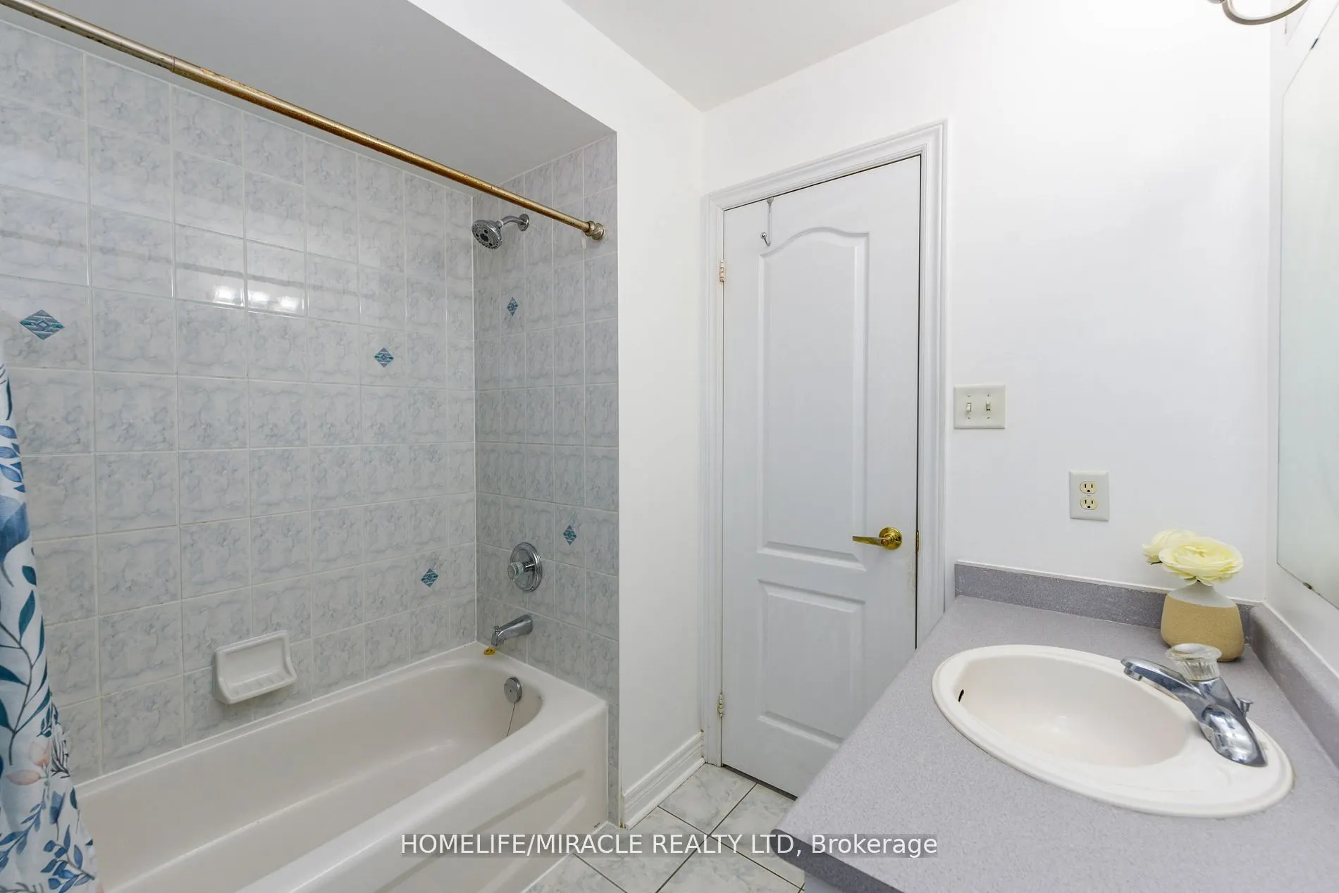 322 Ellwood Dr W