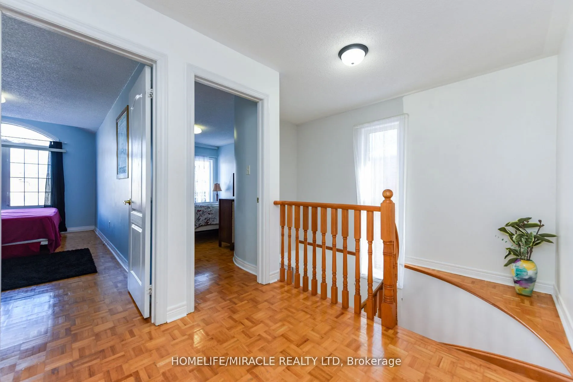 322 Ellwood Dr W