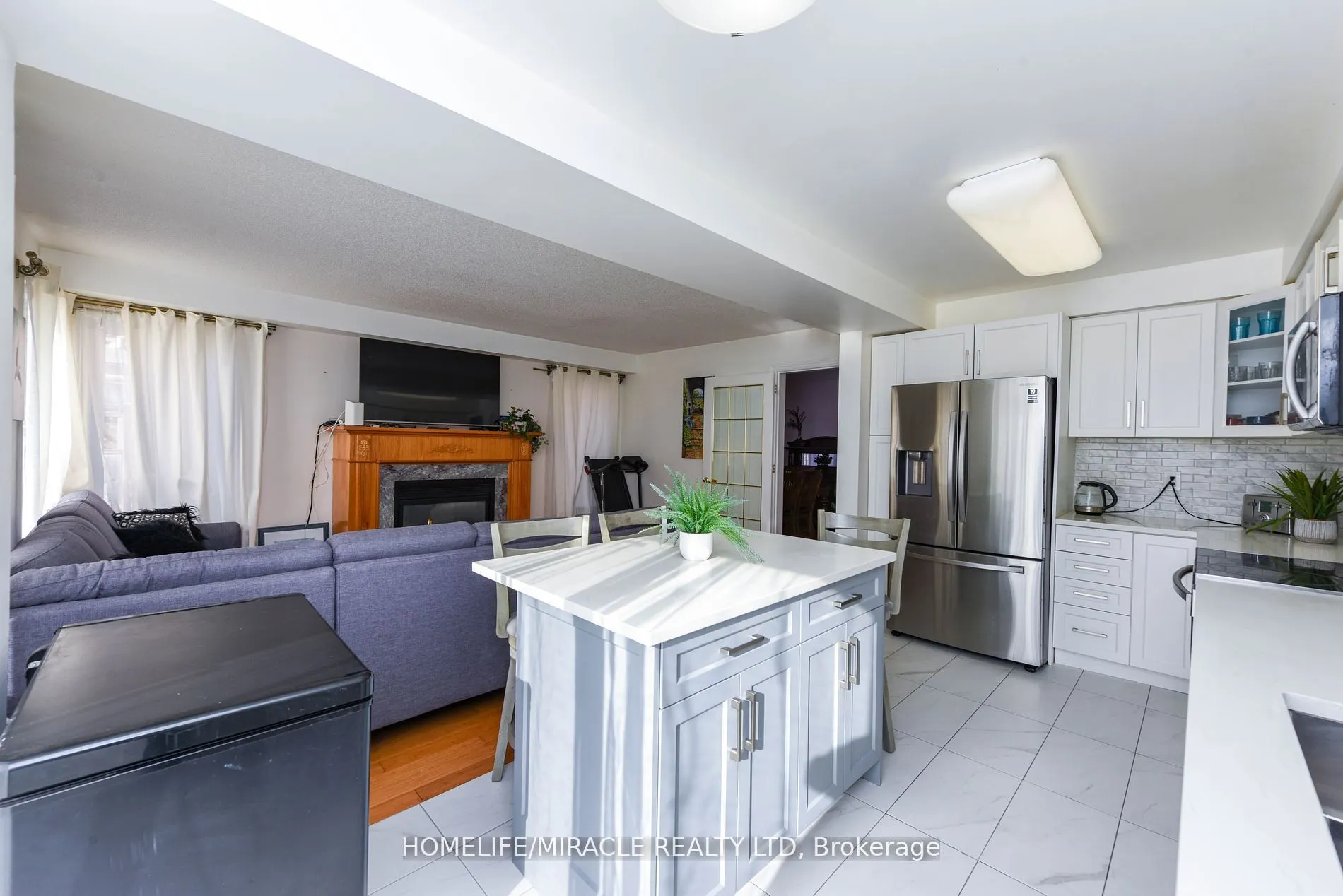 322 Ellwood Dr W