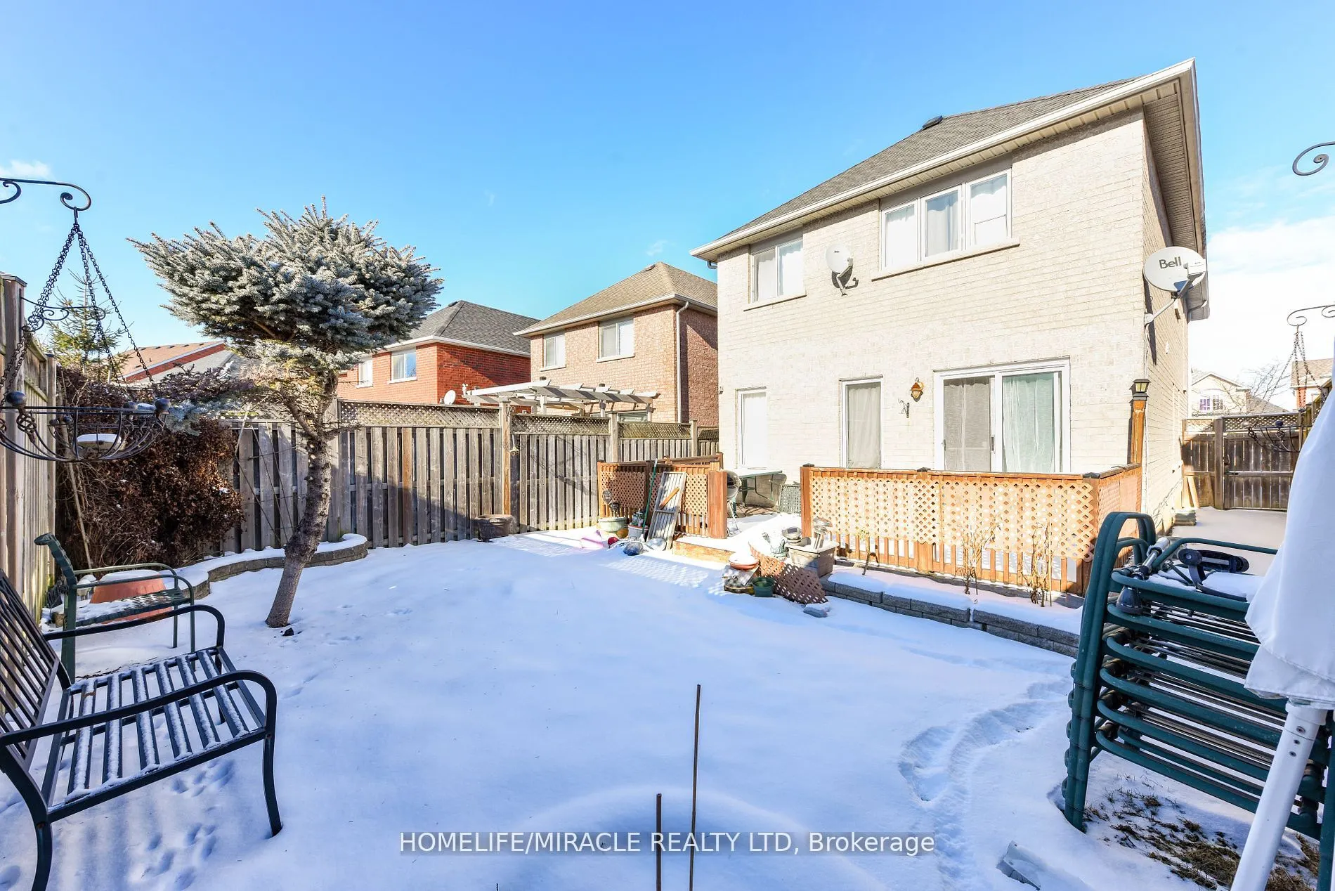 322 Ellwood Dr W