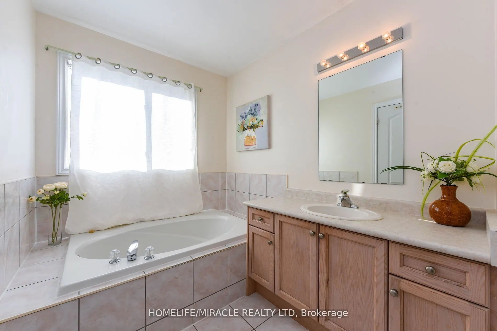 322 Ellwood Dr W