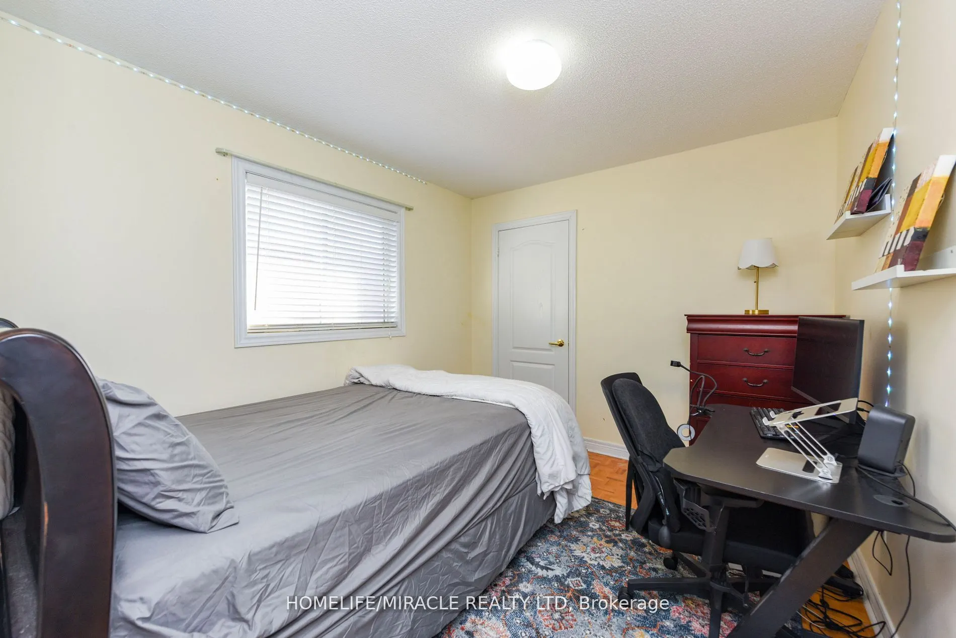 322 Ellwood Dr W