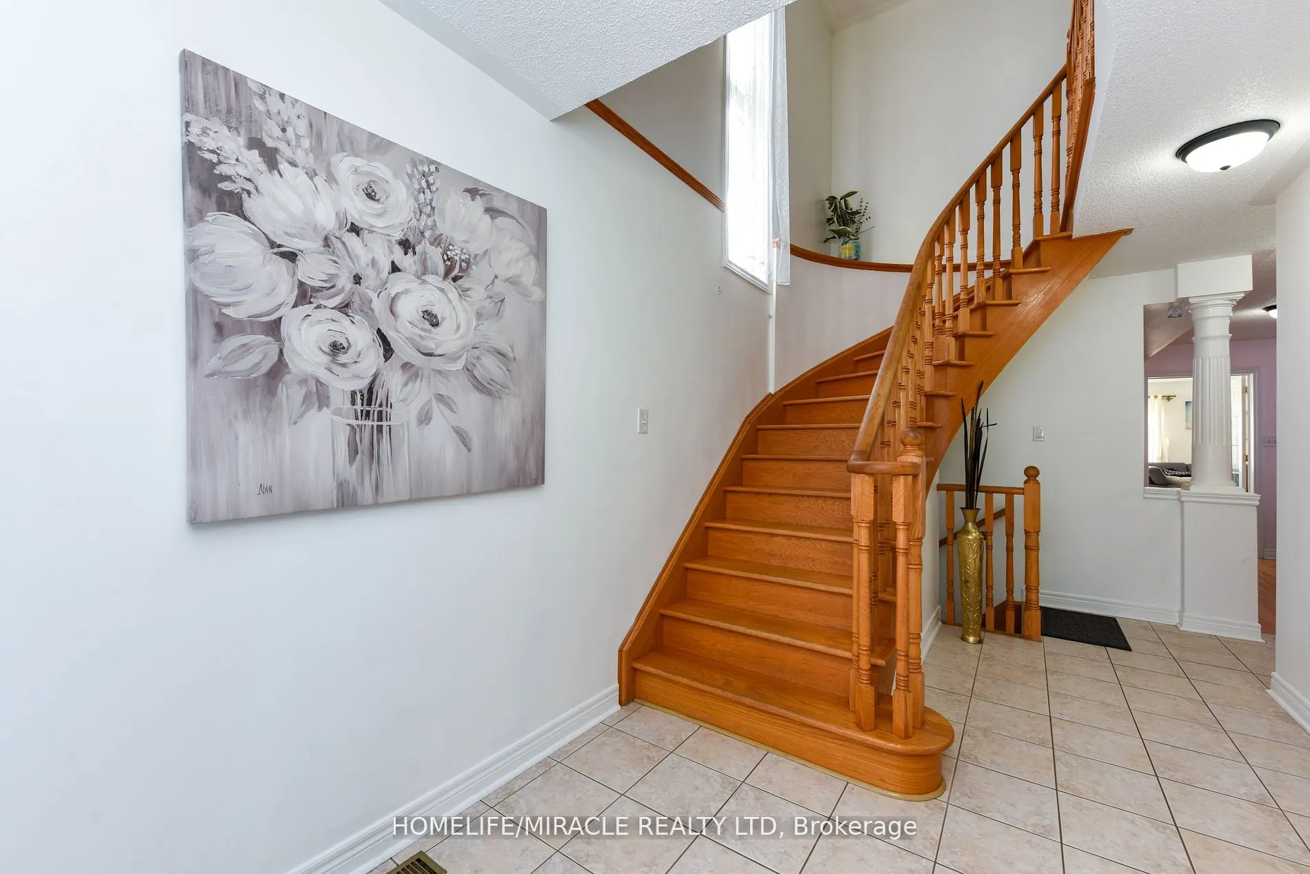 322 Ellwood Dr W