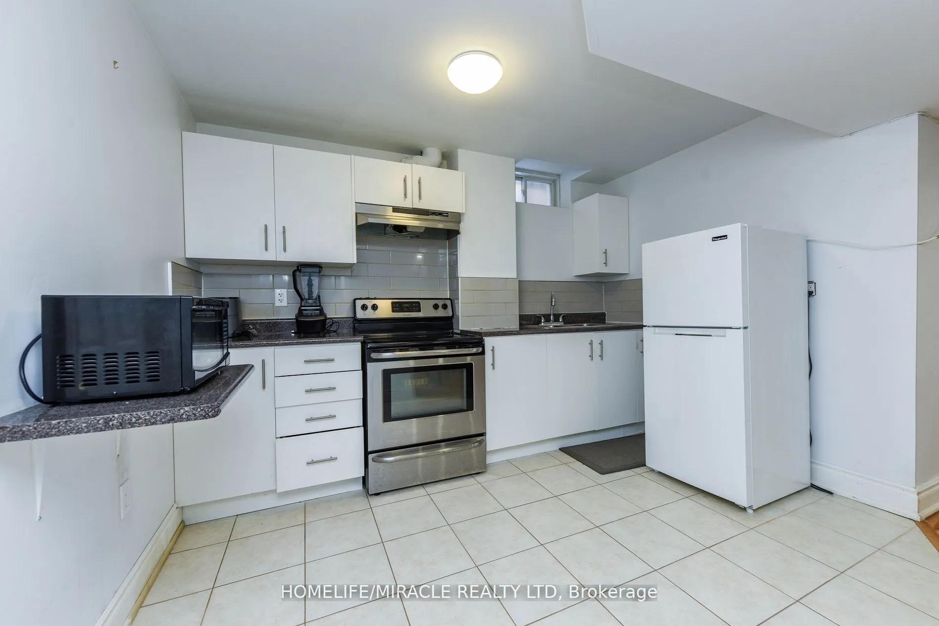 322 Ellwood Dr W