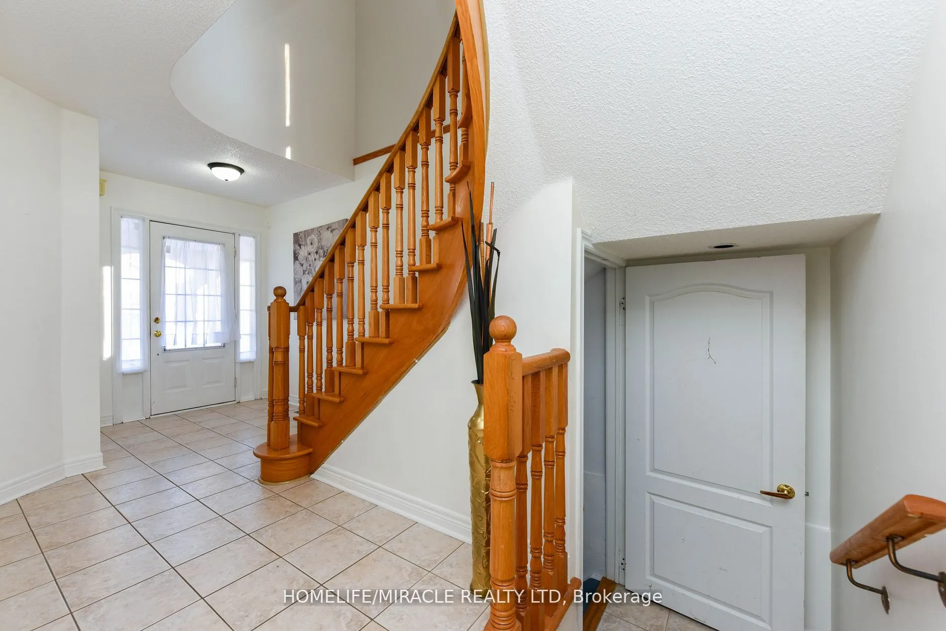 322 Ellwood Dr W
