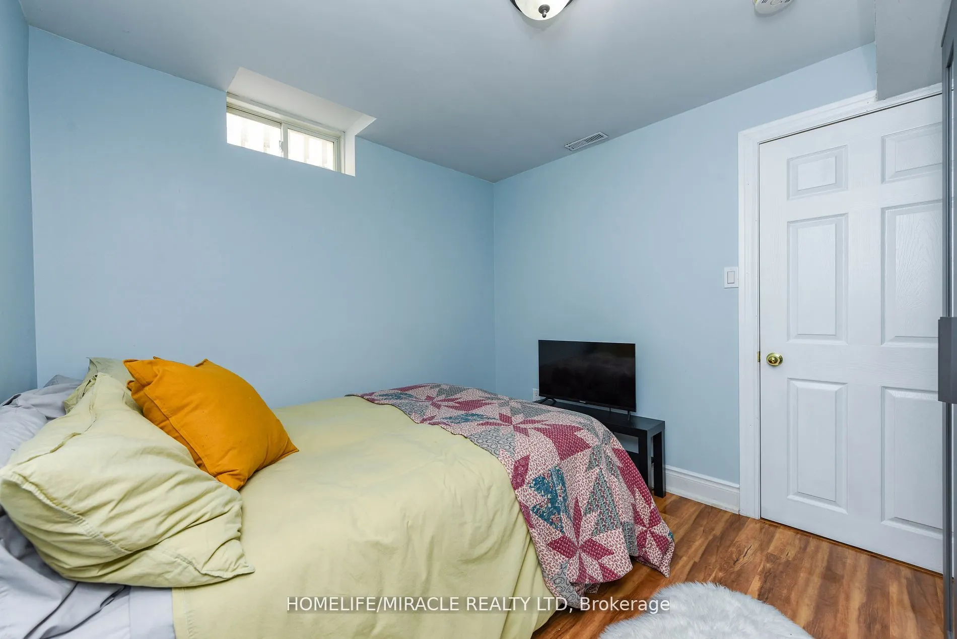322 Ellwood Dr W