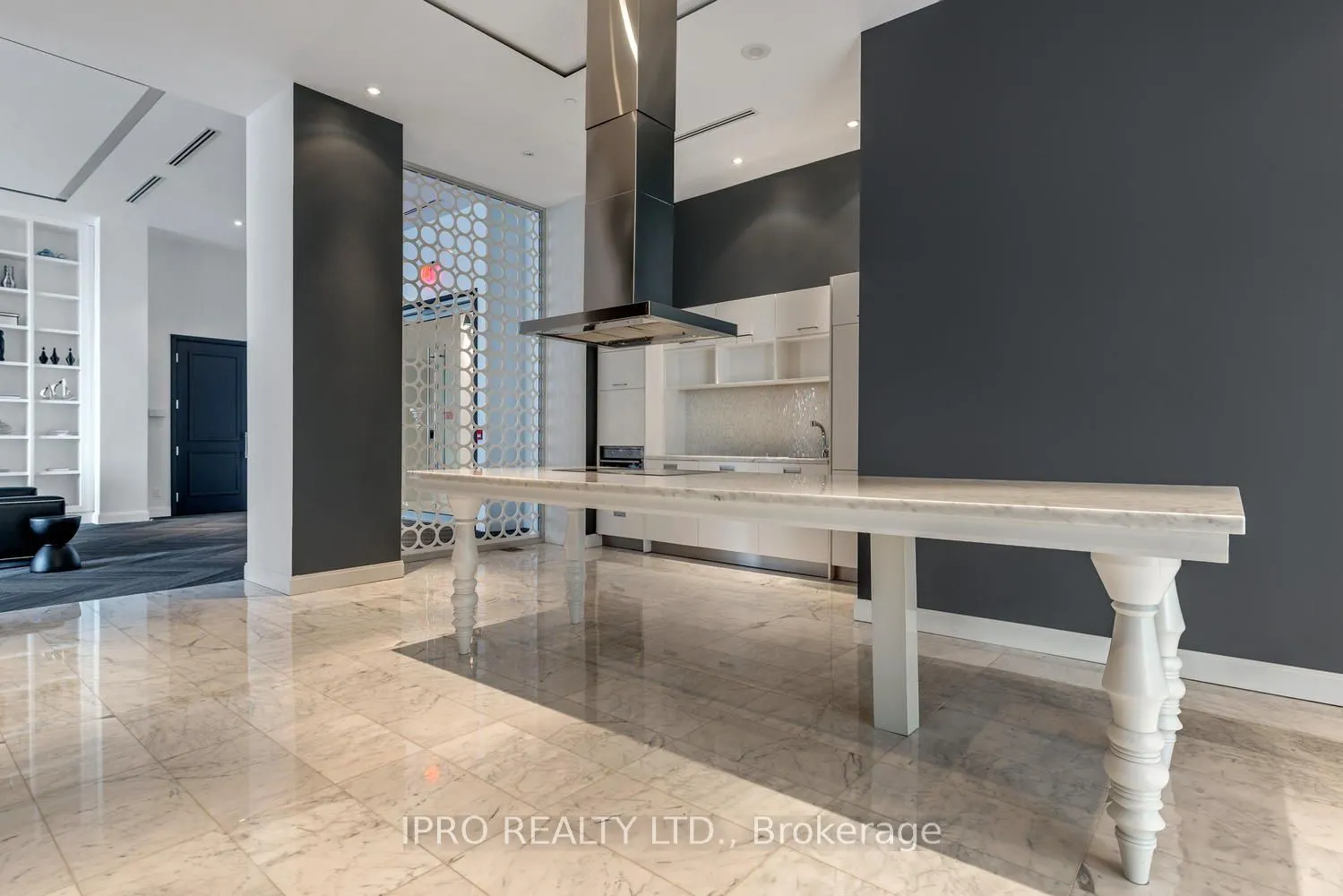 90 Park Lawn Rd, #705