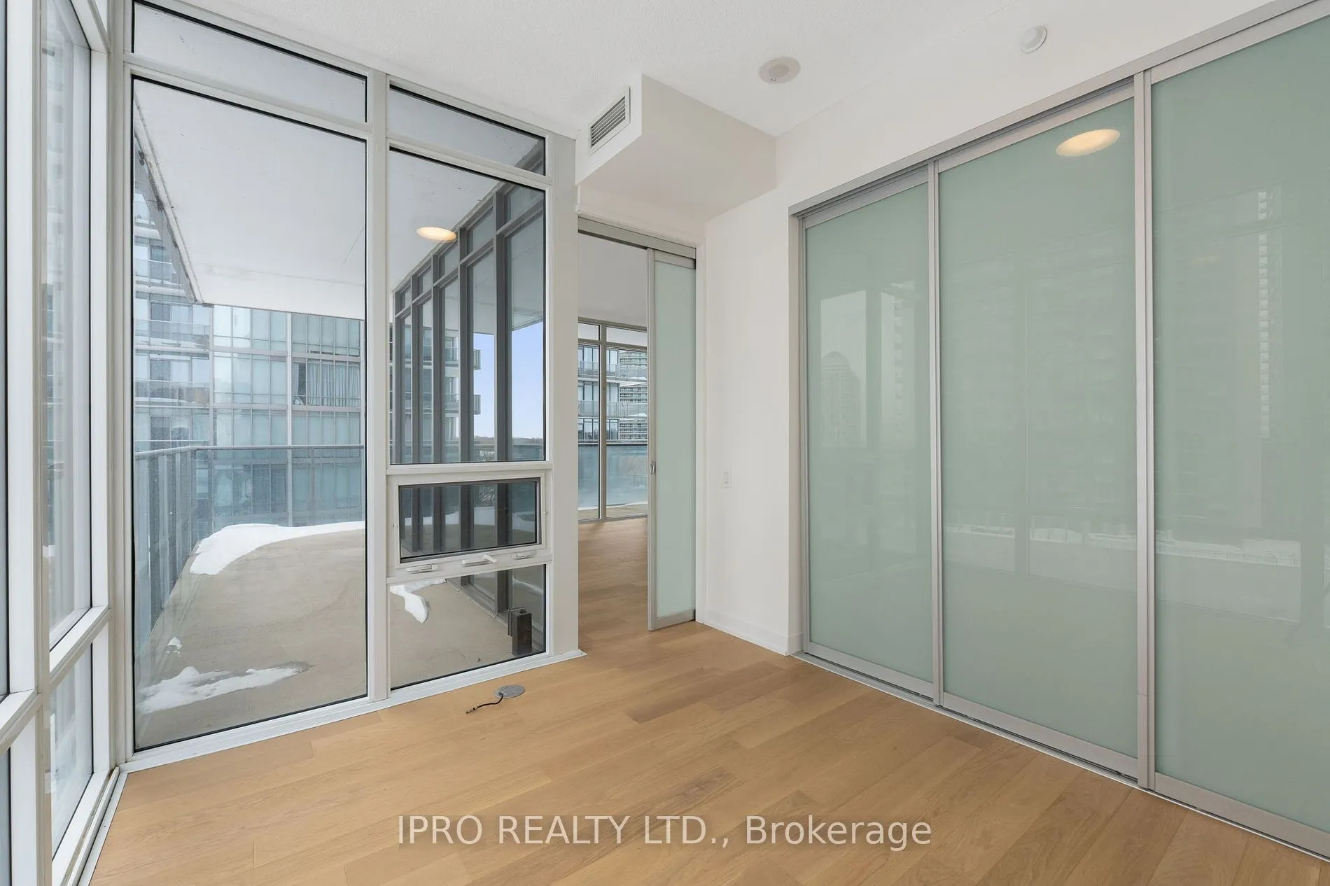 90 Park Lawn Rd, #705