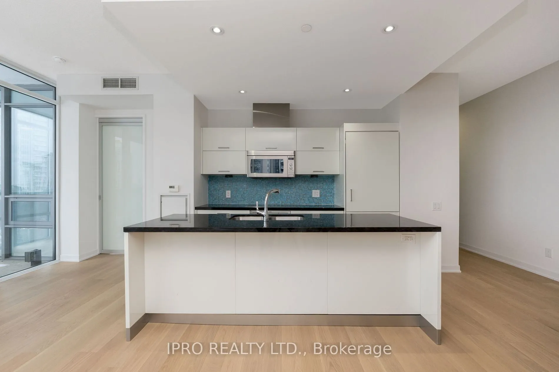 90 Park Lawn Rd, #705