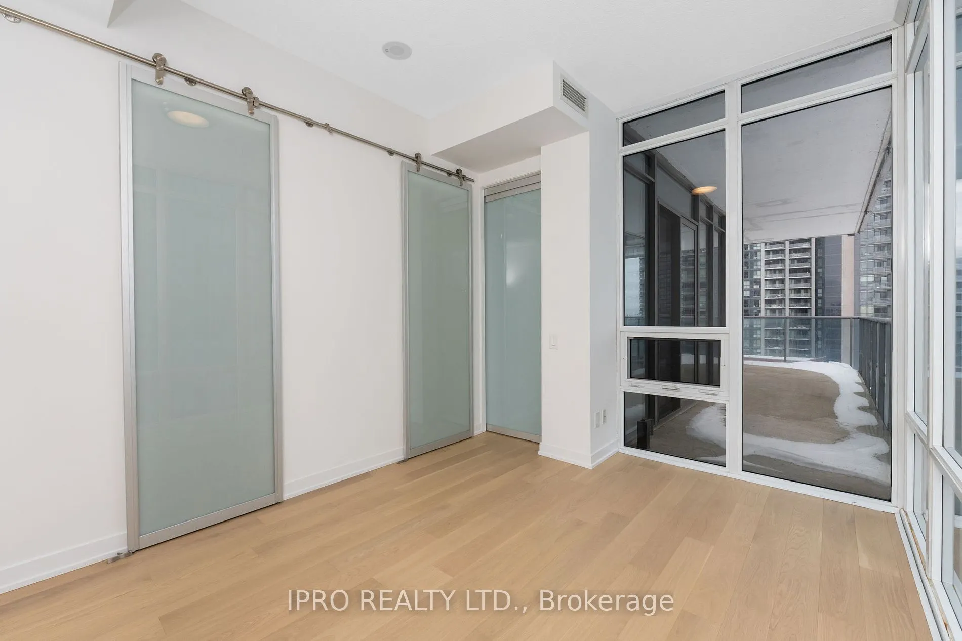 90 Park Lawn Rd, #705
