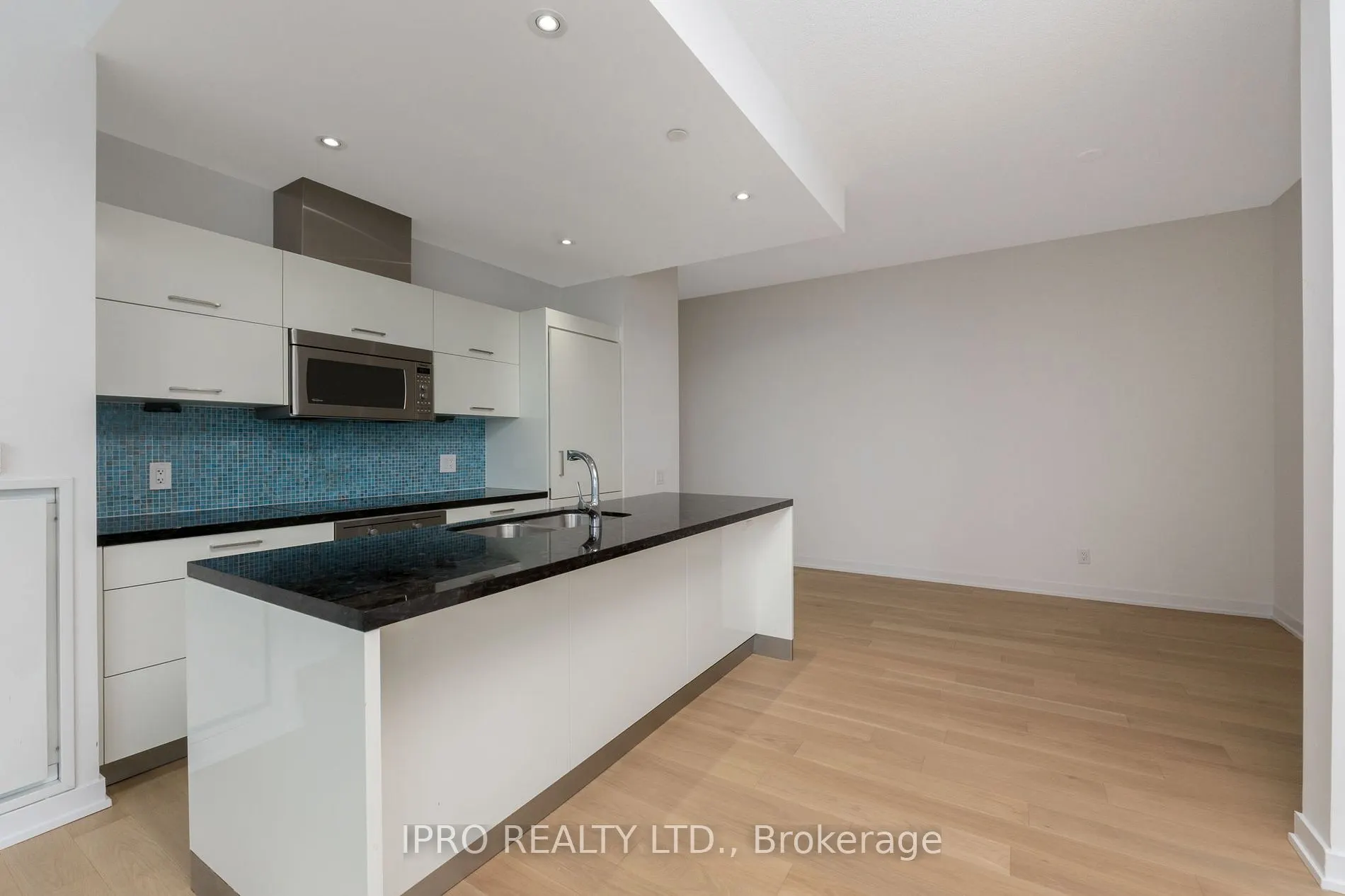 90 Park Lawn Rd, #705