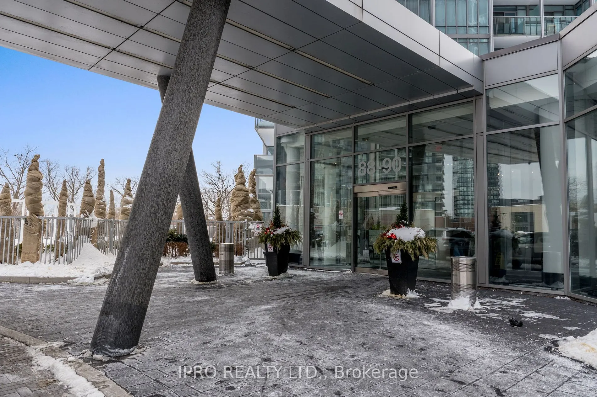 90 Park Lawn Rd, #705