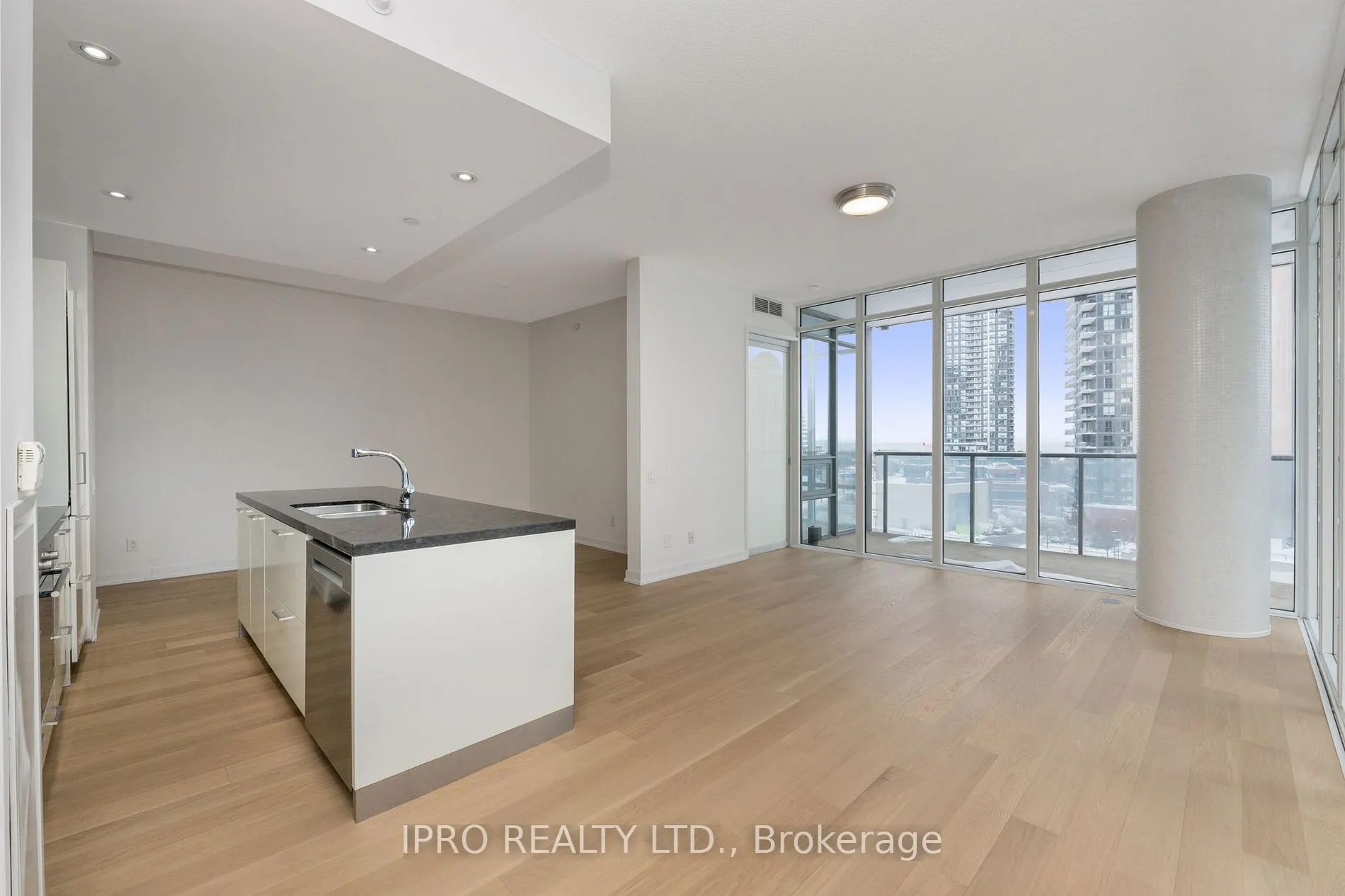 90 Park Lawn Rd, #705
