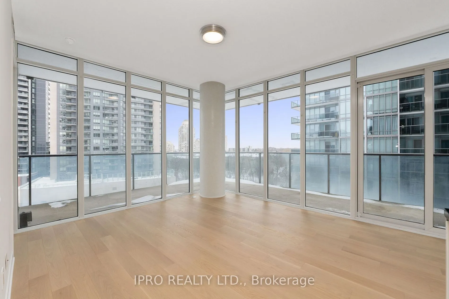 90 Park Lawn Rd, #705