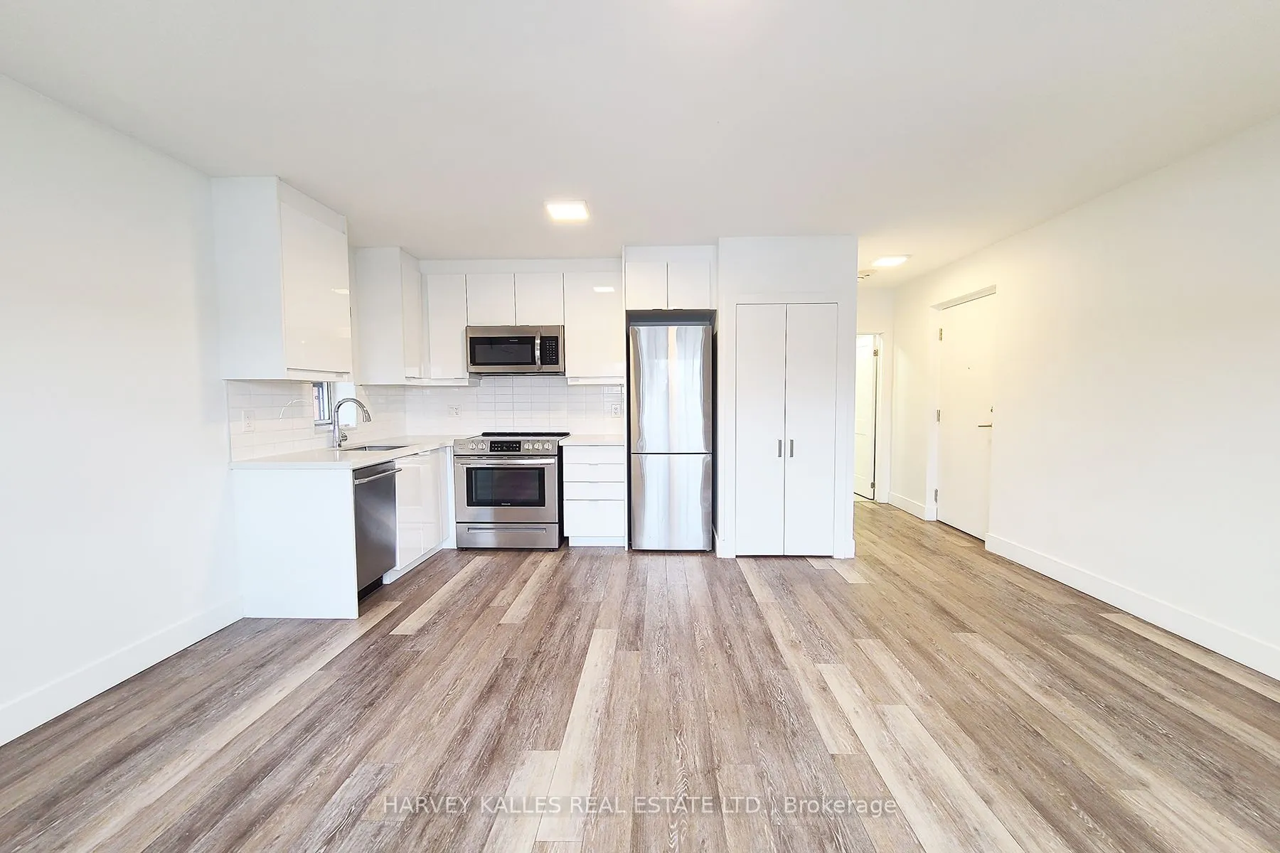 8 Castleton Ave, #12