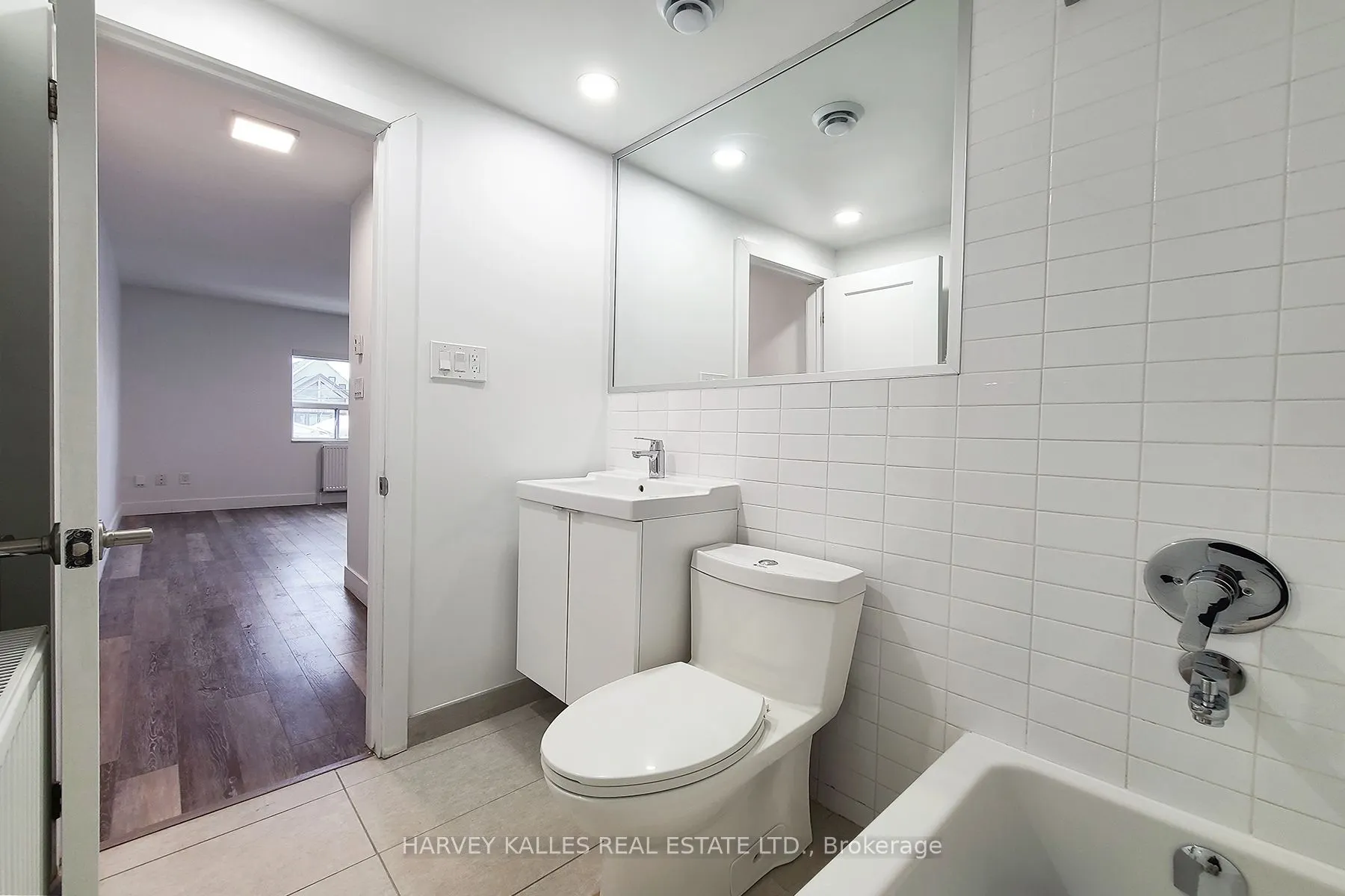 8 Castleton Ave, #12