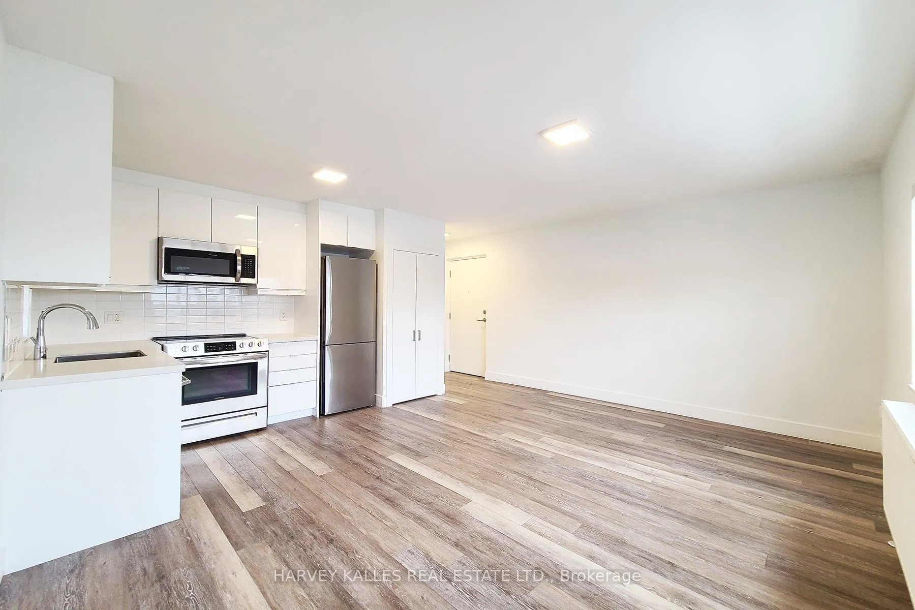 8 Castleton Ave, #12
