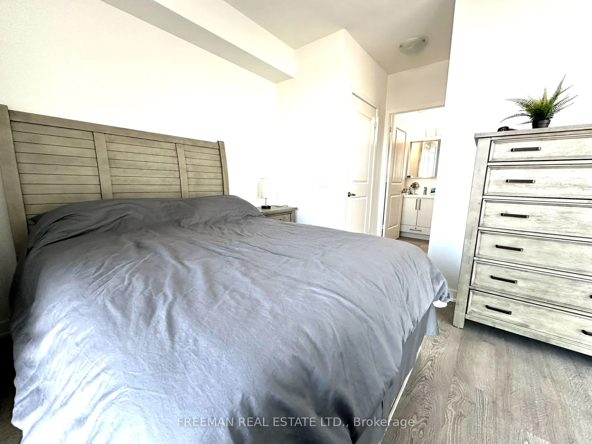 4699 Glen Erin Drive, #1509