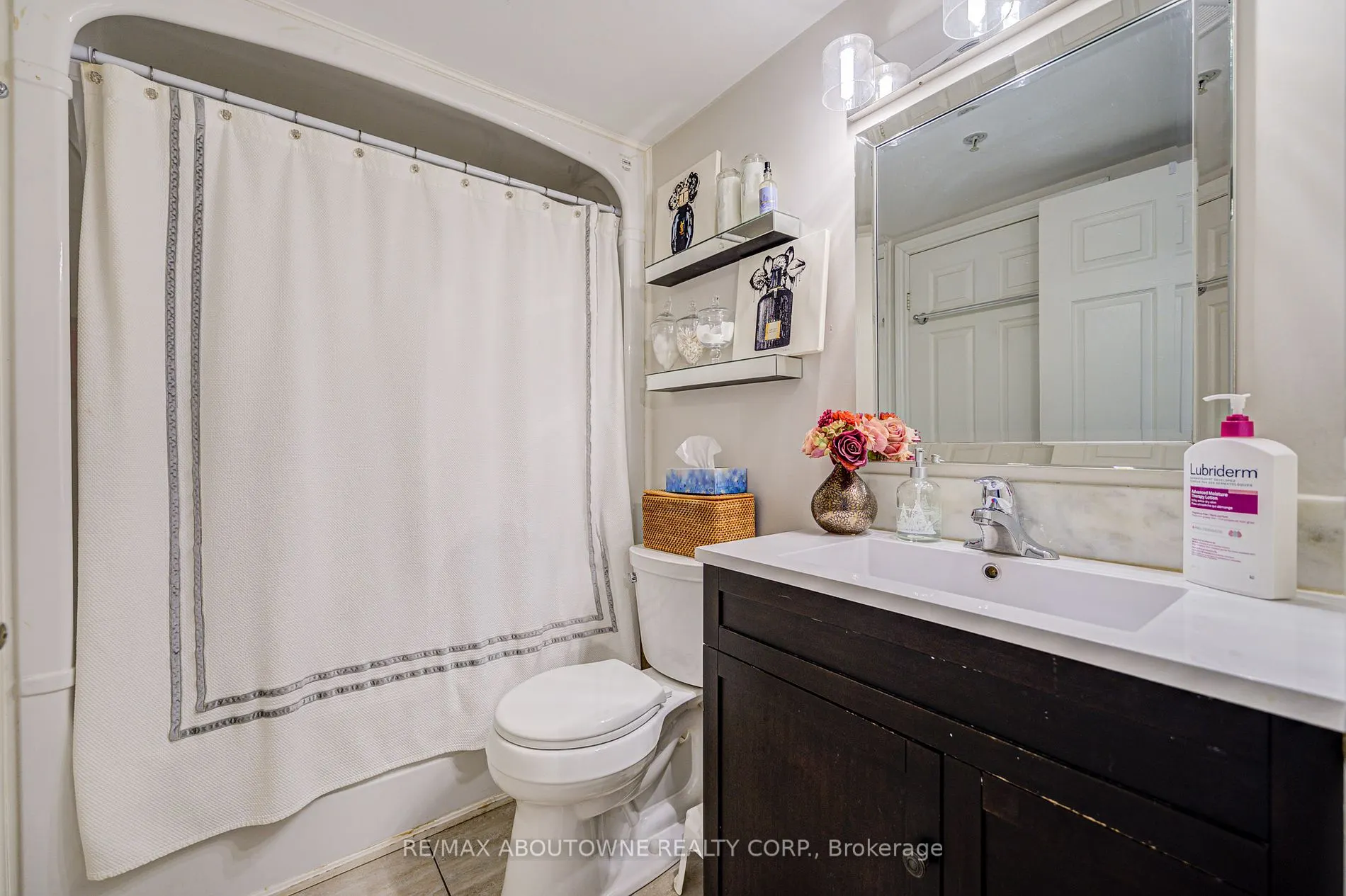 1490 Bishops Gate, #109