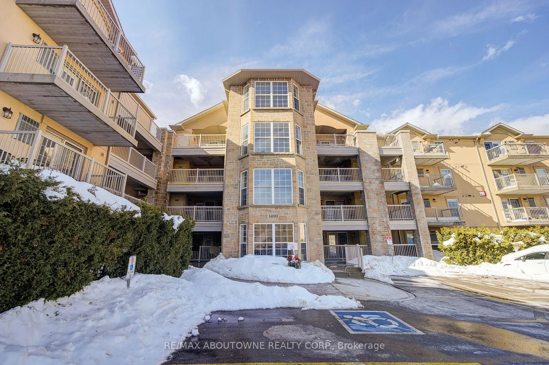 1490 Bishops Gate, #109