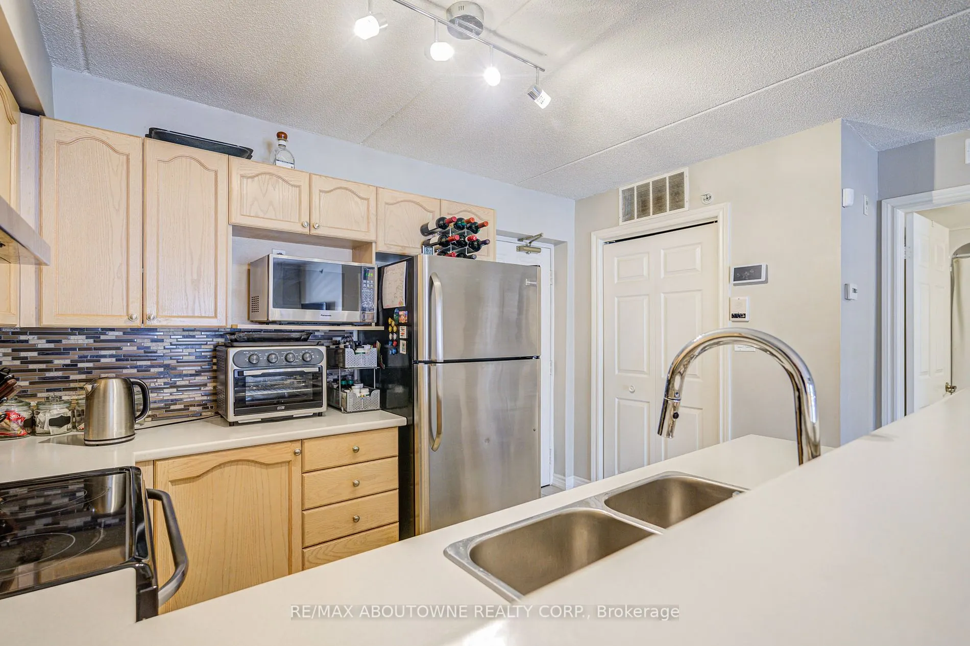 1490 Bishops Gate, #109