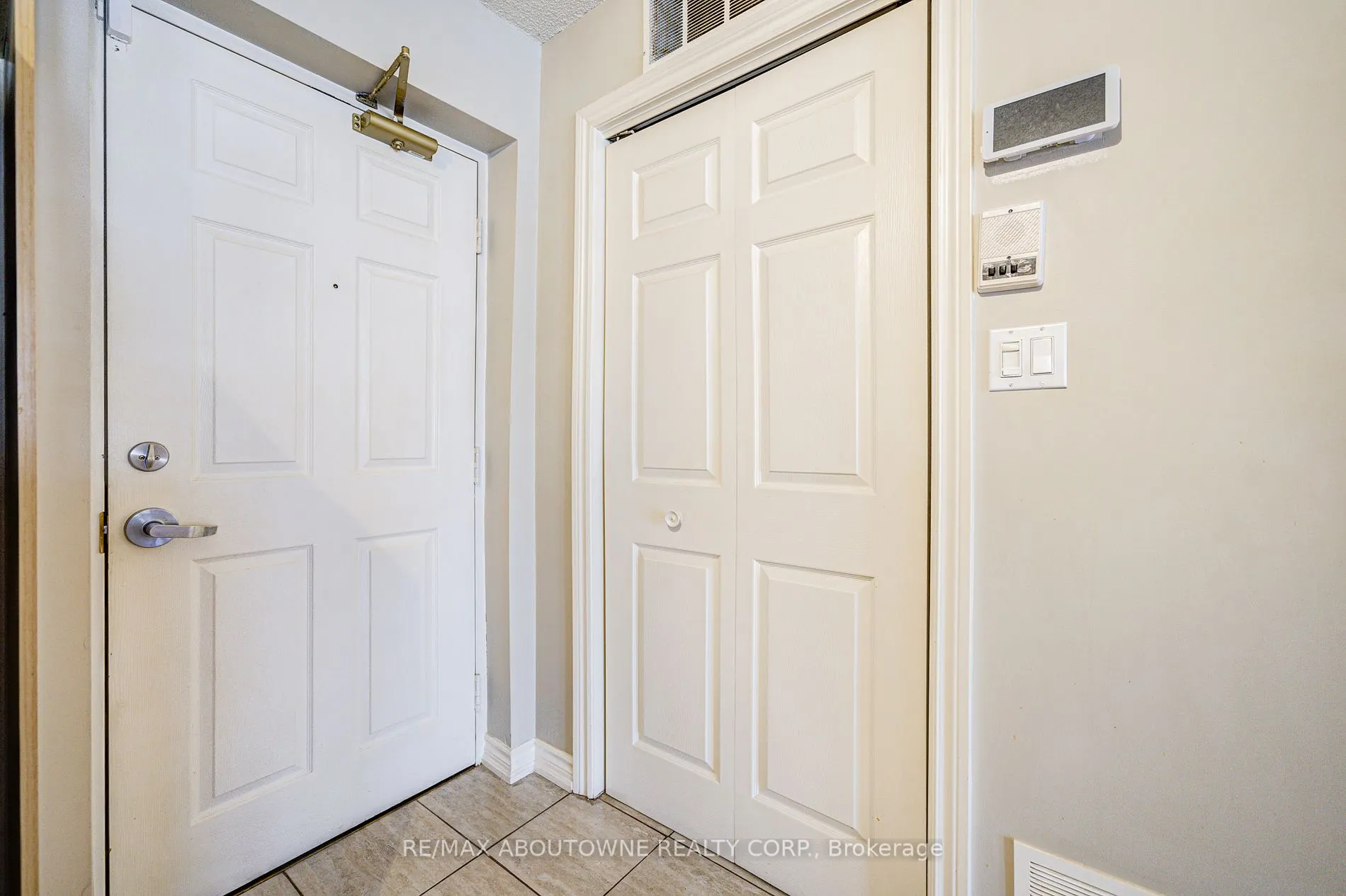 1490 Bishops Gate, #109