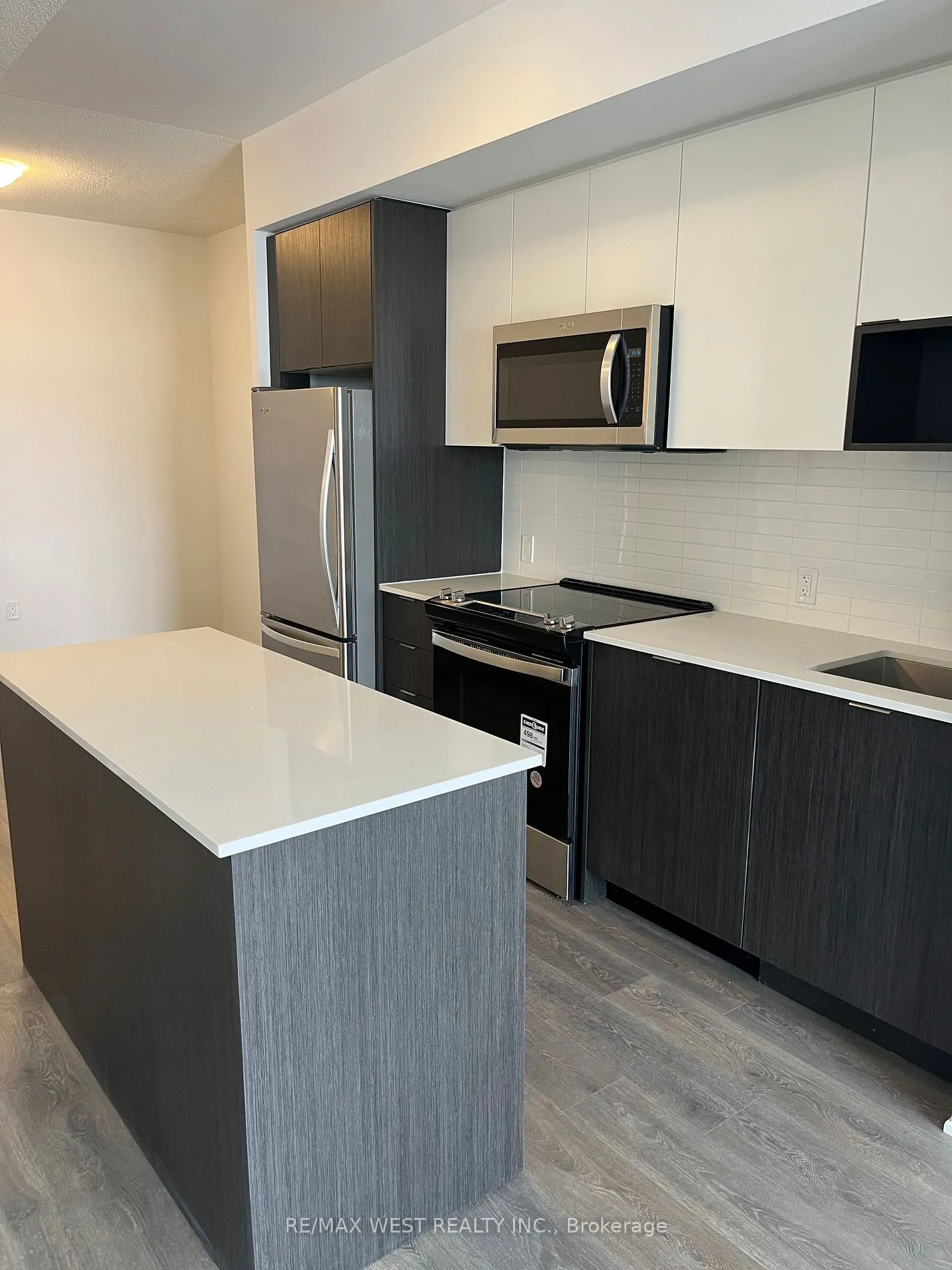 202 Burnhamthorpe Rd E N, #506W