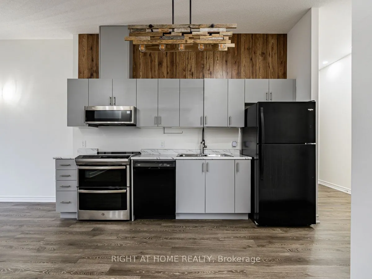 716 Main Street E, #1108