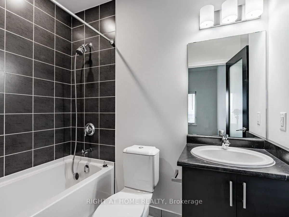 716 Main Street E, #1108