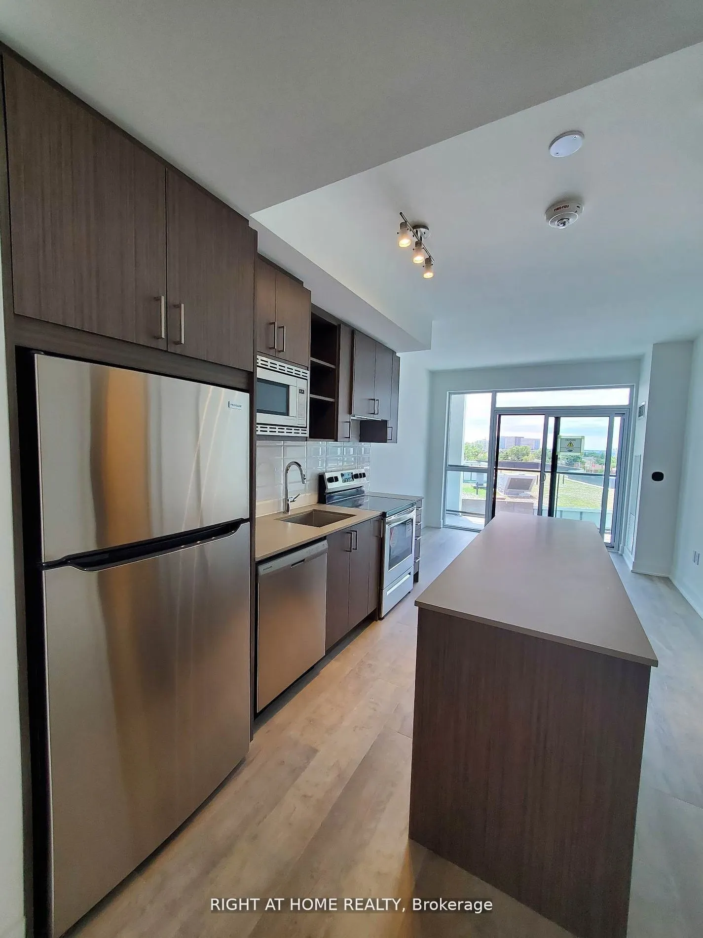 60 George Butchart Drive, #509
