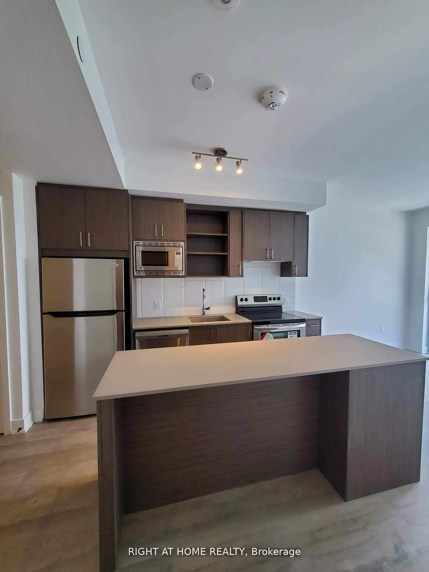 60 George Butchart Drive, #509