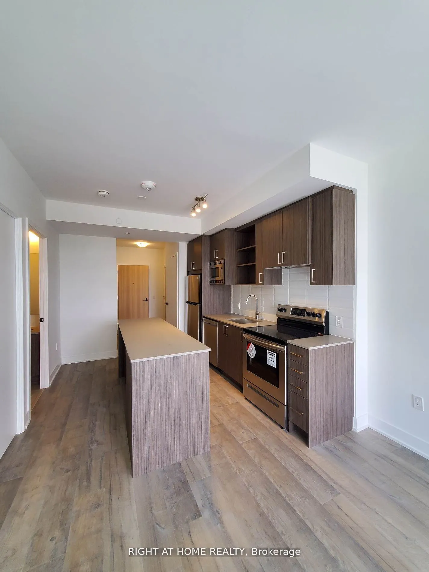 60 George Butchart Drive, #509