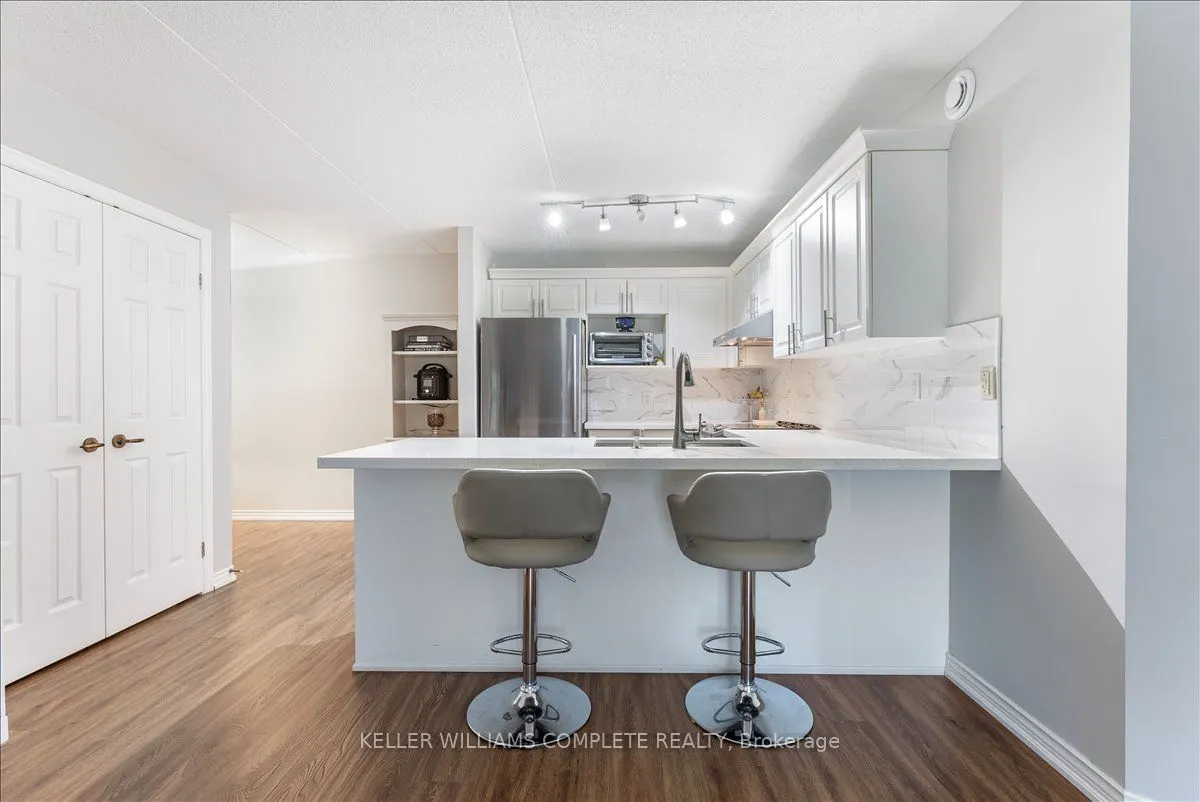 2010 CLEAVER Avenue, #211