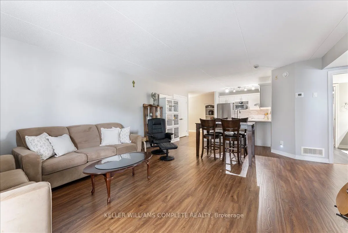 2010 CLEAVER Avenue, #211