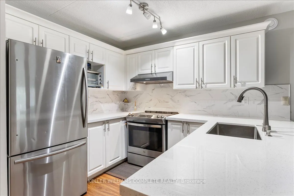 2010 CLEAVER Avenue, #211