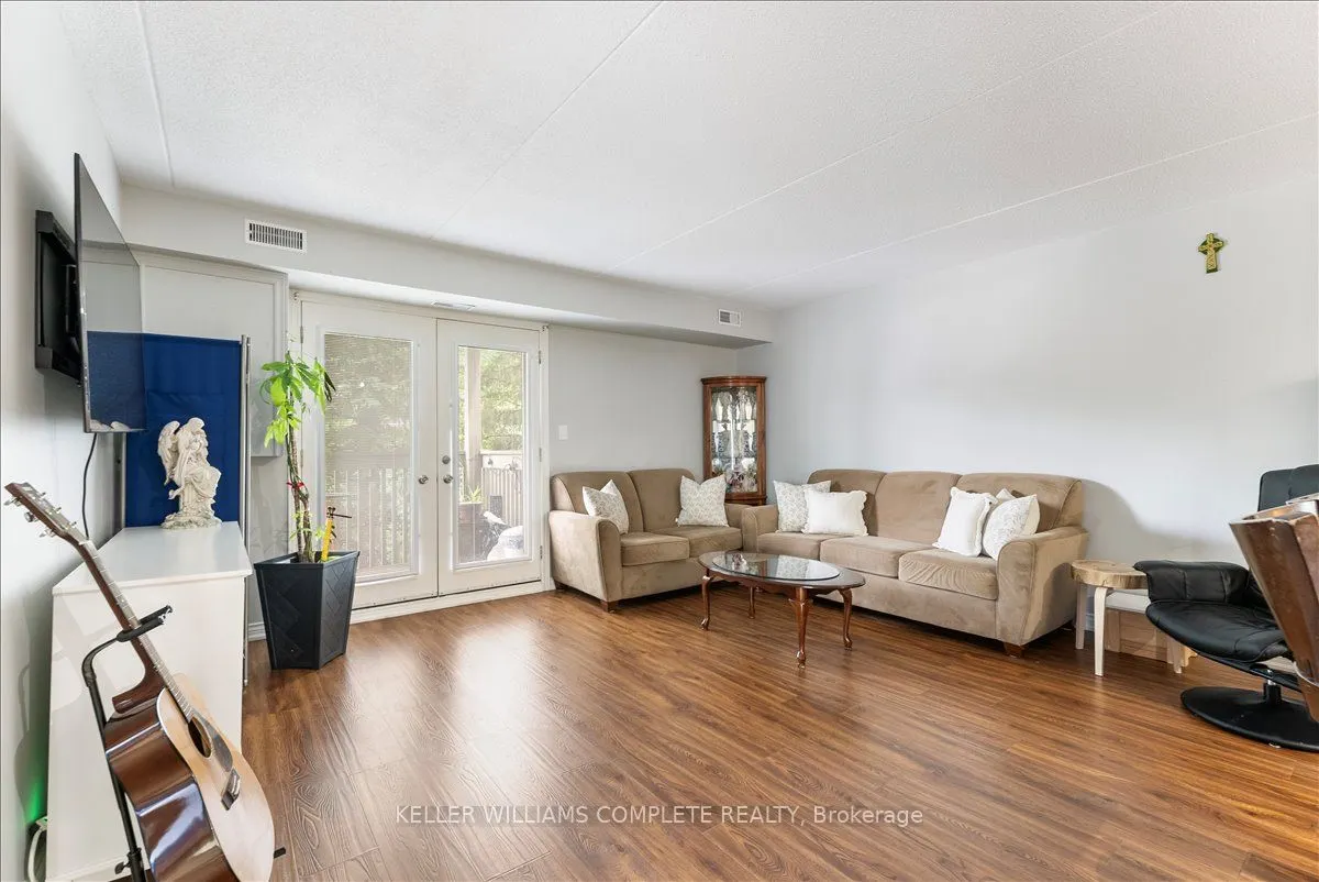 2010 CLEAVER Avenue, #211