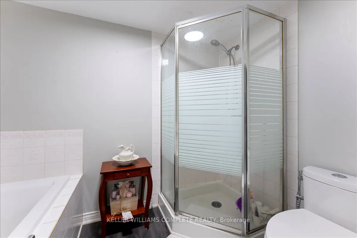 2010 CLEAVER Avenue, #211