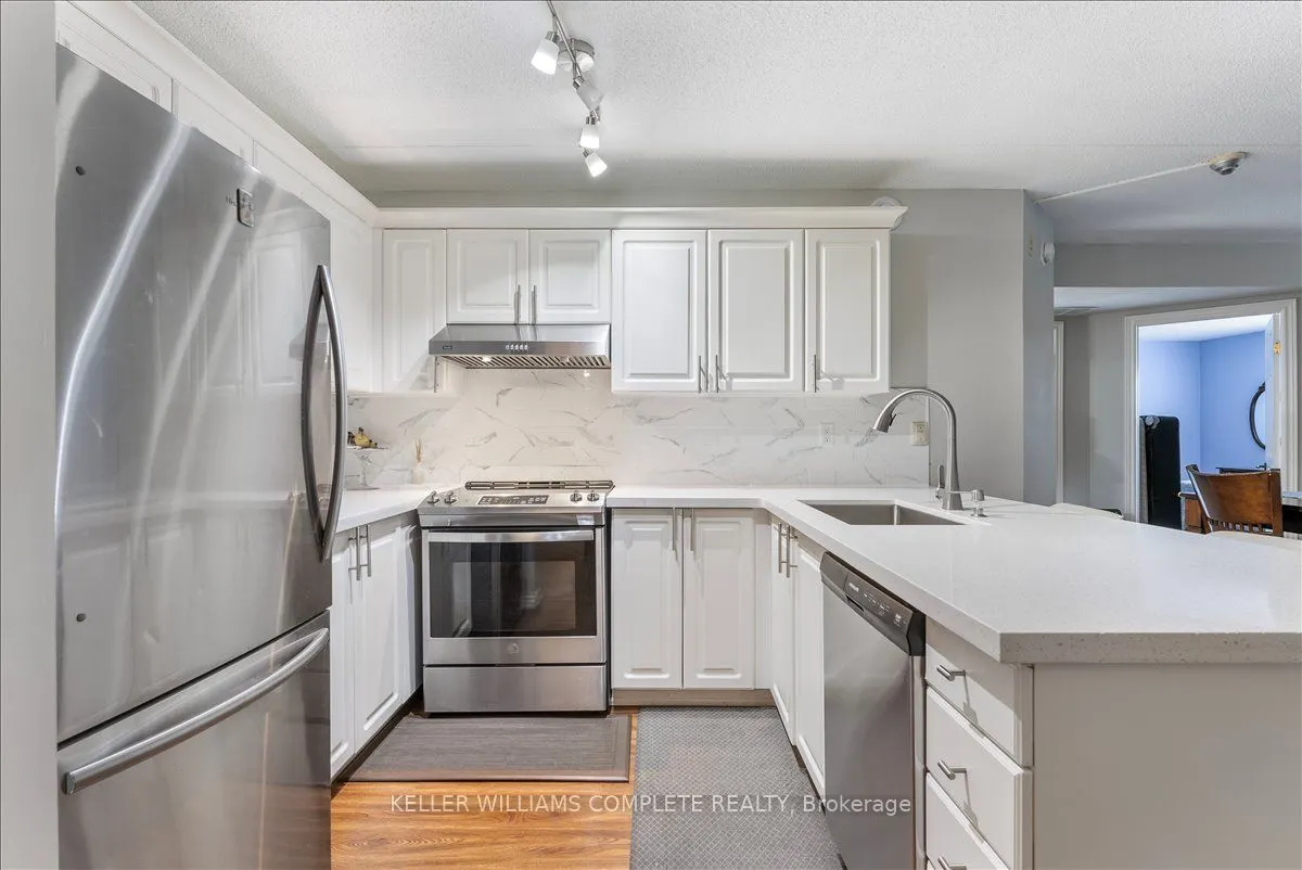 2010 CLEAVER Avenue, #211