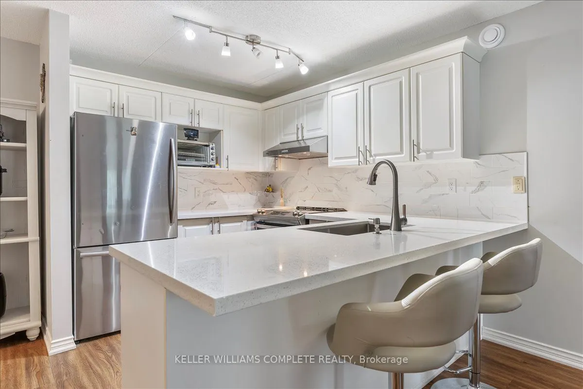 2010 CLEAVER Avenue, #211